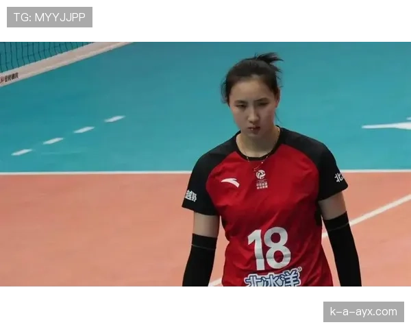 Son以独特“拍照”庆祝动作点燃赛场，亮眼表现引热议