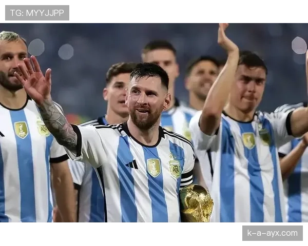 足球巨星轶闻:赛场内外的传奇故事与真实瞬间 足球巨星轶闻:赛场内外的传奇故事与真实瞬间