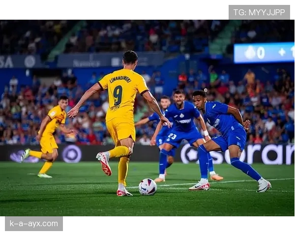 亚马尔 vs 萨卡:右边锋进攻效率与战术适配差异 亚马尔 vs 萨卡:右边锋进攻效率与战术适配差异