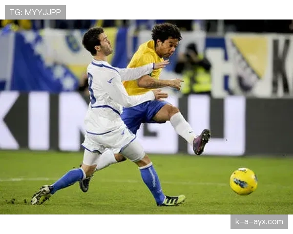 马塞洛与阿尔维斯控球分散对决下卫线多点参与趋势